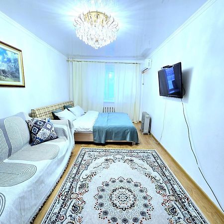 Двухкомнатная "Аэропорт Астана" Apartment Екстериор снимка