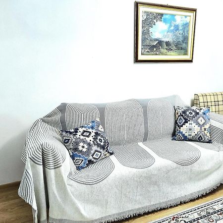 Двухкомнатная "Аэропорт Астана" Apartment Екстериор снимка
