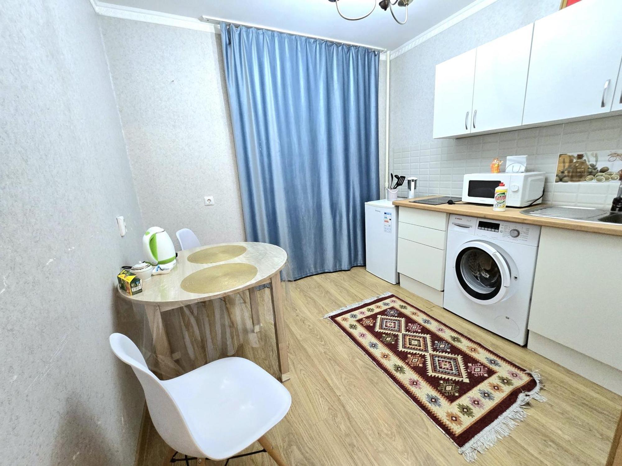 Двухкомнатная "Аэропорт Астана" Apartment Екстериор снимка